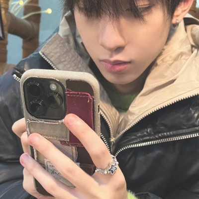 2025图片大全好看头像男生