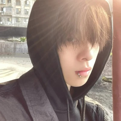 头像男生 真人 男孩