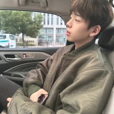 2025年个性头像高清男