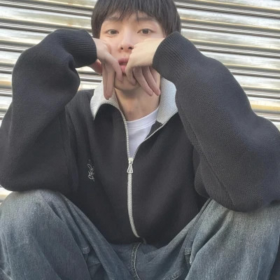 2025全网最火的头像图片男生