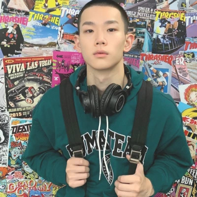 2025全网最火的头像图片男生