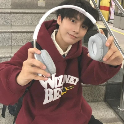 2025男生头像冷酷帅气新款高清真人