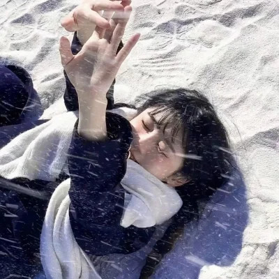 2025高清限定的好看女生头像