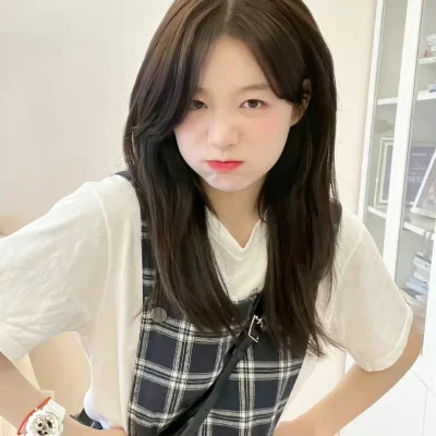 2025高清限定的好看女生头像