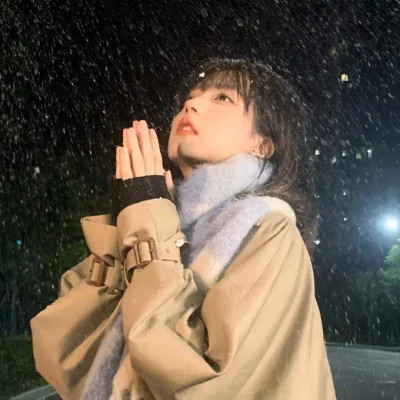 2025高清限定的好看女生头像