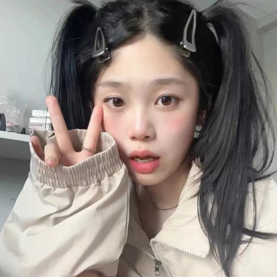 2025高清限定的好看女生头像