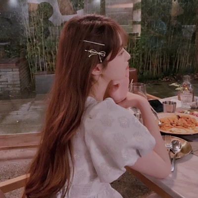 氛围感的女生微信头像