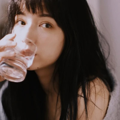 氛围感的女生微信头像