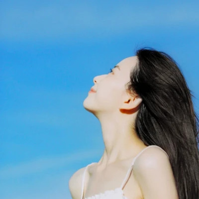 氛围感的女生微信头像
