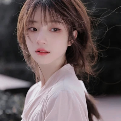 氛围感的女生微信头像