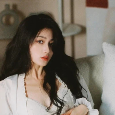氛围感的女生微信头像