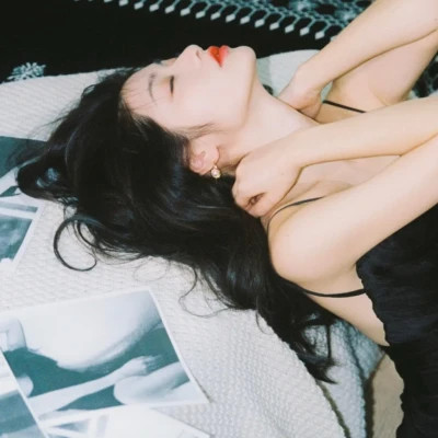 氛围感的女生微信头像