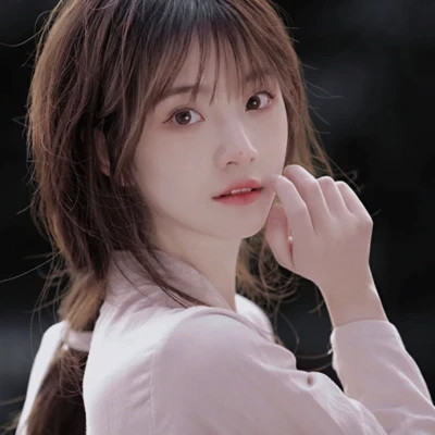 氛围感的女生微信头像