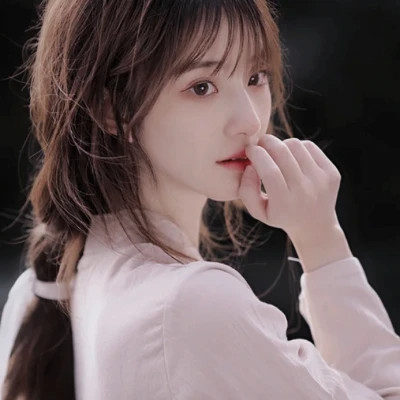 氛围感的女生微信头像