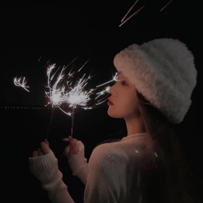 氛围感的女生微信头像