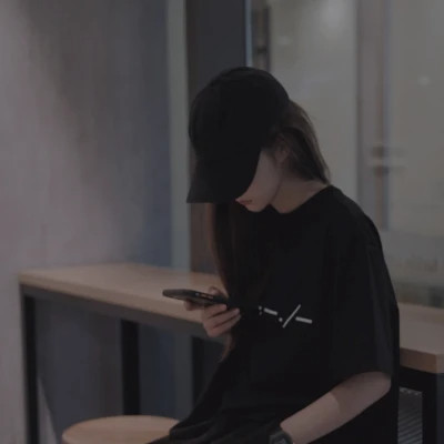 氛围感的女生微信头像