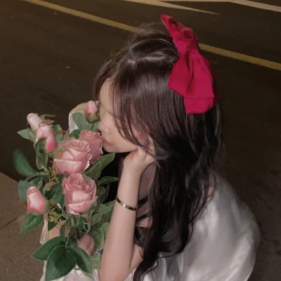 氛围感的女生微信头像