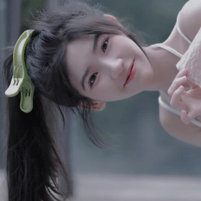 慵懒随意女生头像