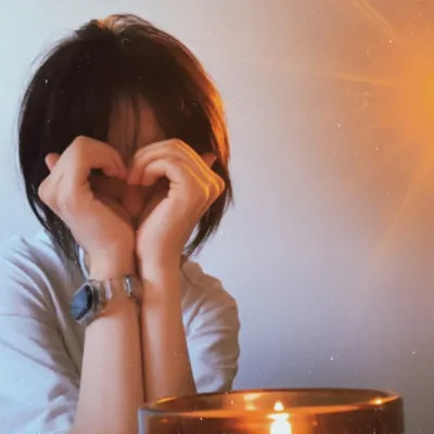慵懒随意女生头像