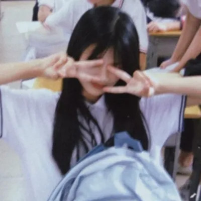 慵懒随意女生头像