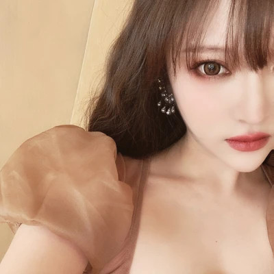 2025最火微信头像真人女生