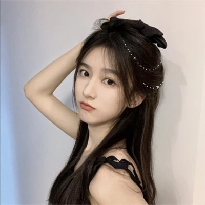 2025最火微信头像真人女生