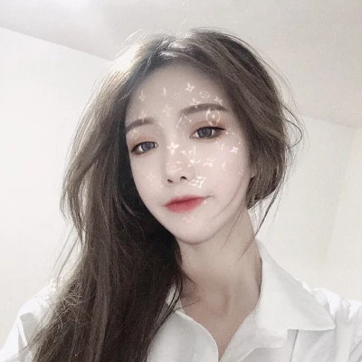 2025最火微信头像真人女生