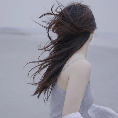 2025最火微信头像真人女生