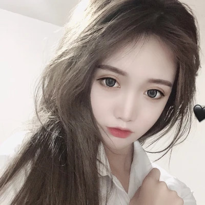 2025最火微信头像真人女生
