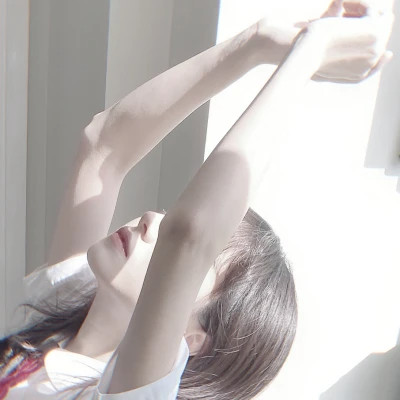 2025最火微信头像真人女生