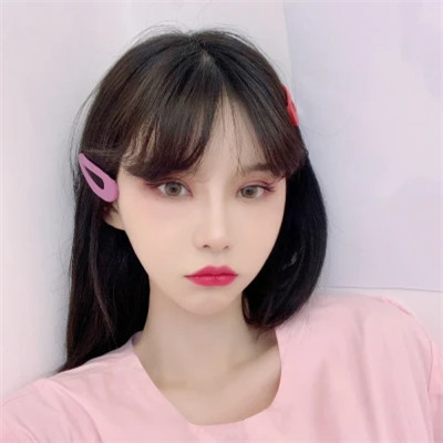 2025最火微信头像真人女生