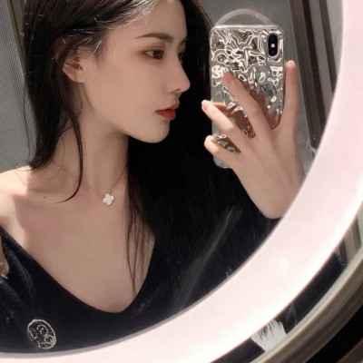 2025最火微信头像真人女生