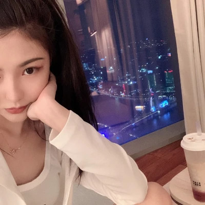 2025最火微信头像真人女生