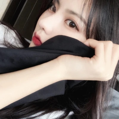 2025最火微信头像真人女生