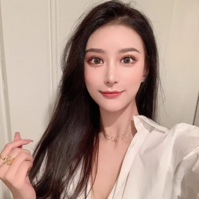 2025最火微信头像真人女生