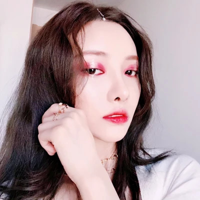 女生简单一点的头像