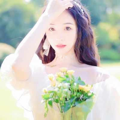 既惊艳又耐看的女生头像