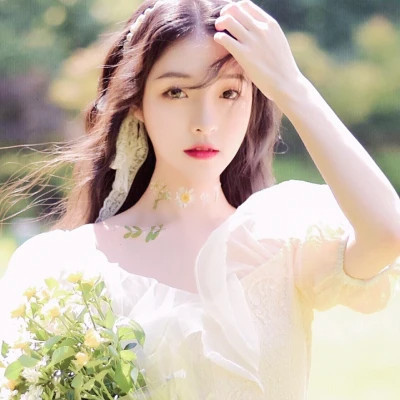 既惊艳又耐看的女生头像