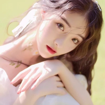 既惊艳又耐看的女生头像