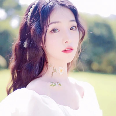既惊艳又耐看的女生头像