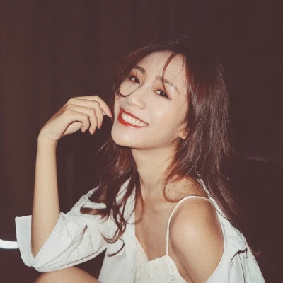 既惊艳又耐看的女生头像