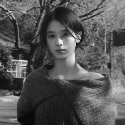 女人霸气御姐范头像黑白