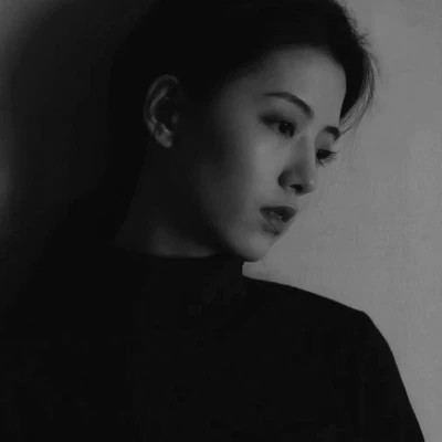 女人霸气御姐范头像黑白