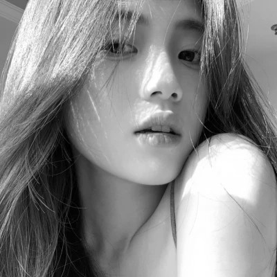 女人霸气御姐范头像黑白