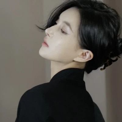 高冷禁欲系御姐女头像