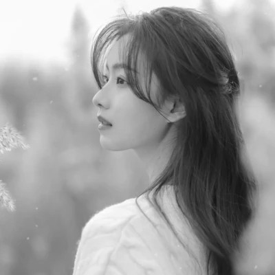 黑白高冷女生头像