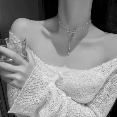 黑白高冷女生头像