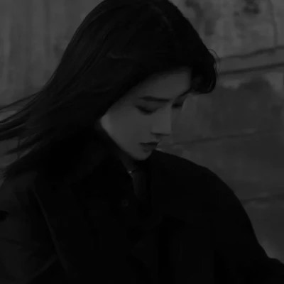 黑白高冷女生头像