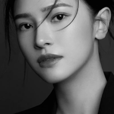 黑白高冷女生头像