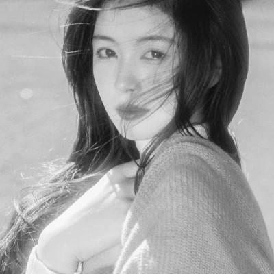 黑白高冷女生头像